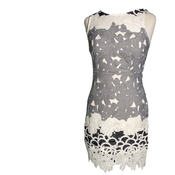 Romeo & Juliet Couture Dresses & Skirts - Romeo and Juliet Couture Dress Size Small Black and White Cut-Outs Lined